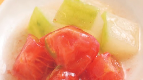 夏の食材で上手にむくみ対策！ トマトと冬瓜の煮物～食で体を整える