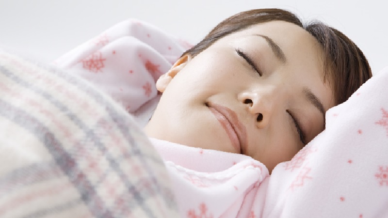 日本人の睡眠時間は世界トップレベルの短さ　毎朝目覚めた瞬間スッキリする方法とは