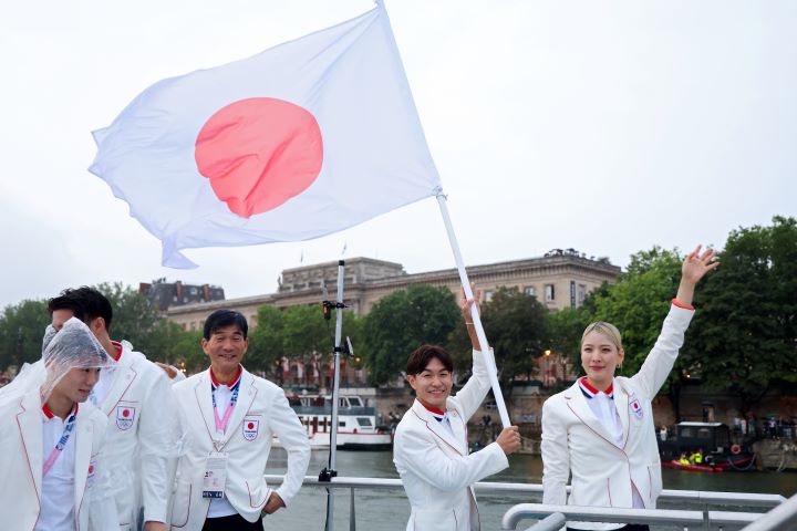 【画像】セーヌ川で行われたパリ五輪・開会式の模様をお届け！ジダンとナダルの共演やレディ・ガガの起用、セリーヌ・ディオンに生首の歌唱も