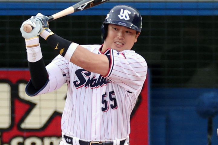 NPB 村上宗隆 29号ホームランボール レベルが違う」村！神！様！バックスクリーン3発…驚愕の「14/29