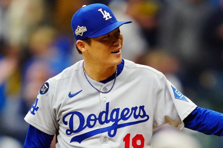 217　9日お昼頃まで限定値下げ　プロ野球　山本由伸　オリメン　アクスタ 山本由伸が証明した