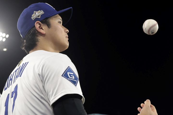 ヤクルト】西浦直亨コーチが“熱い”ノック！7年目捕手「パンチ