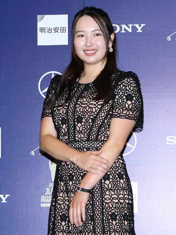 【写真・JLPGAアワード2025】ドレスアップの豪華競演！女子ゴルファーたちの魅惑のフォトギャラリーを見る