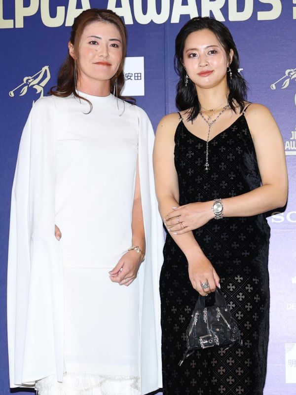 【写真・JLPGAアワード2025】ドレスアップの豪華競演！女子ゴルファーたちの魅惑のフォトギャラリーを見る