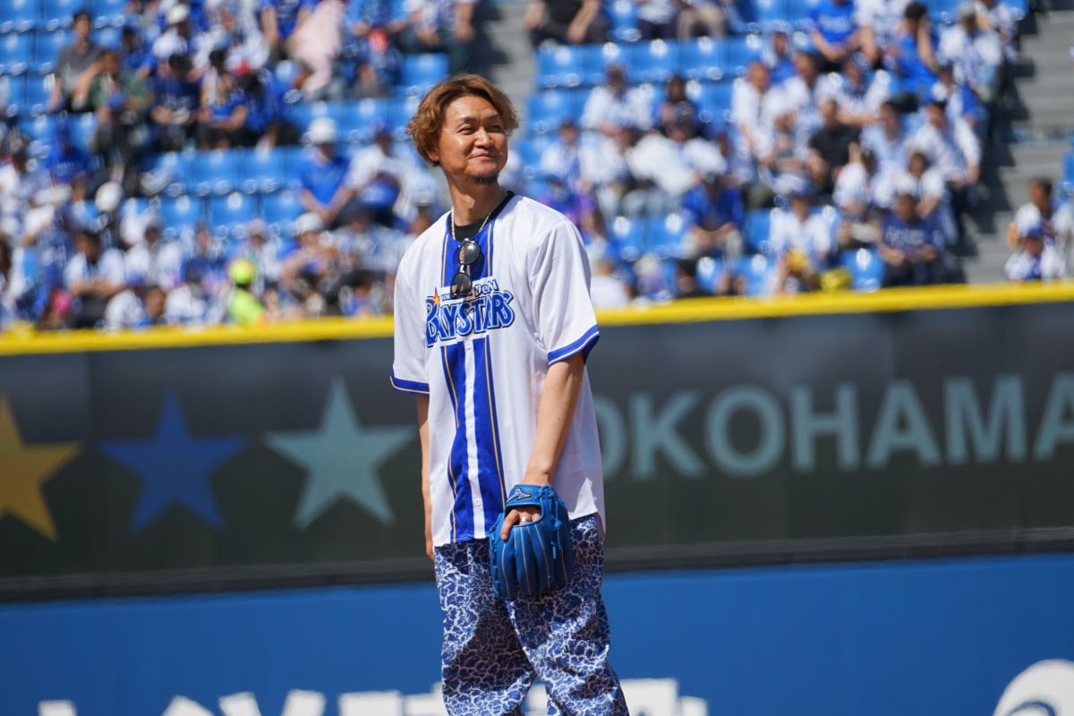 【写真20枚】「弟子の牧を」と指名した大和の投球は無情のワンバウンド　「100点中9点でした……」と本人も苦笑いのファーストピッチの様子を見る