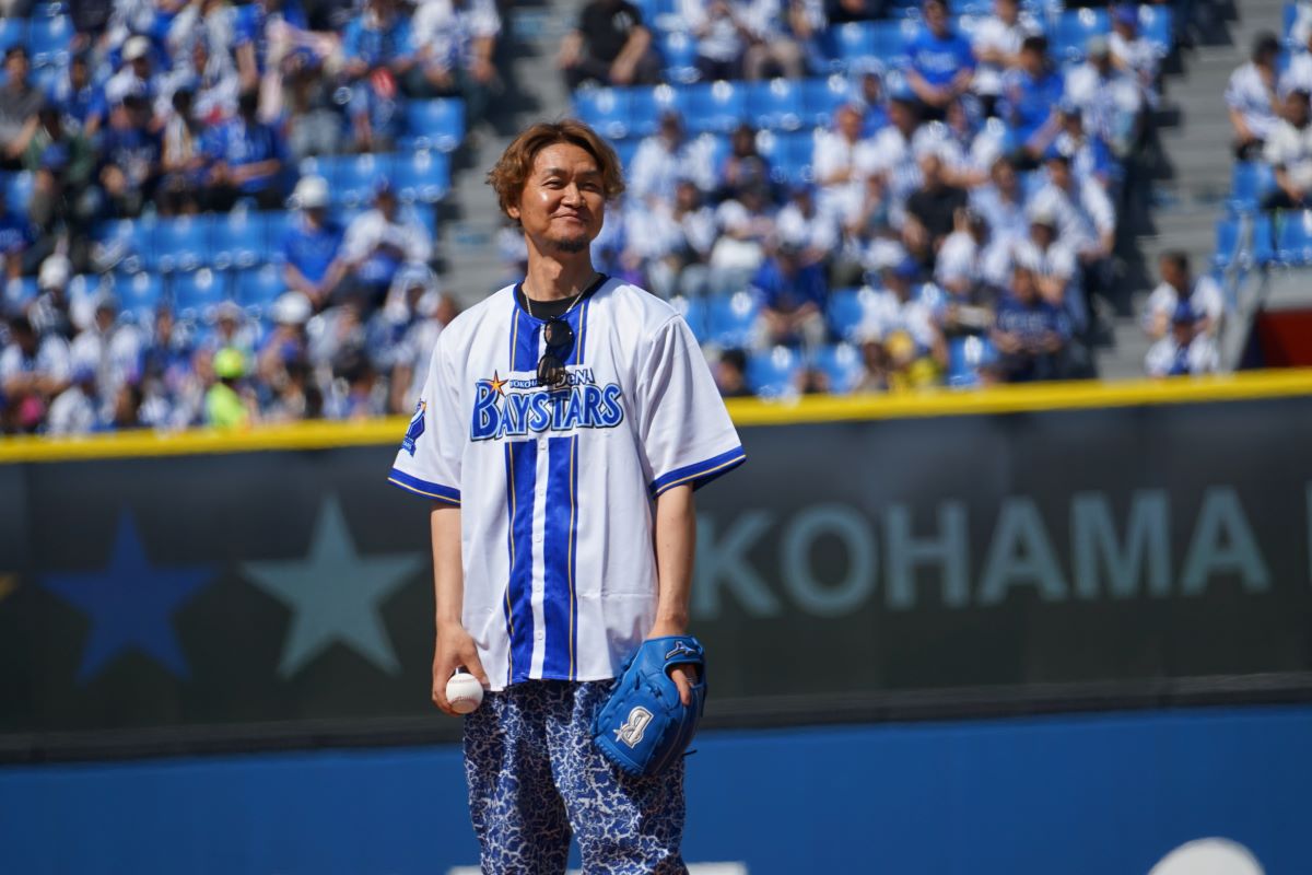 【写真20枚】「弟子の牧を」と指名した大和の投球は無情のワンバウンド　「100点中9点でした……」と本人も苦笑いのファーストピッチの様子を見る