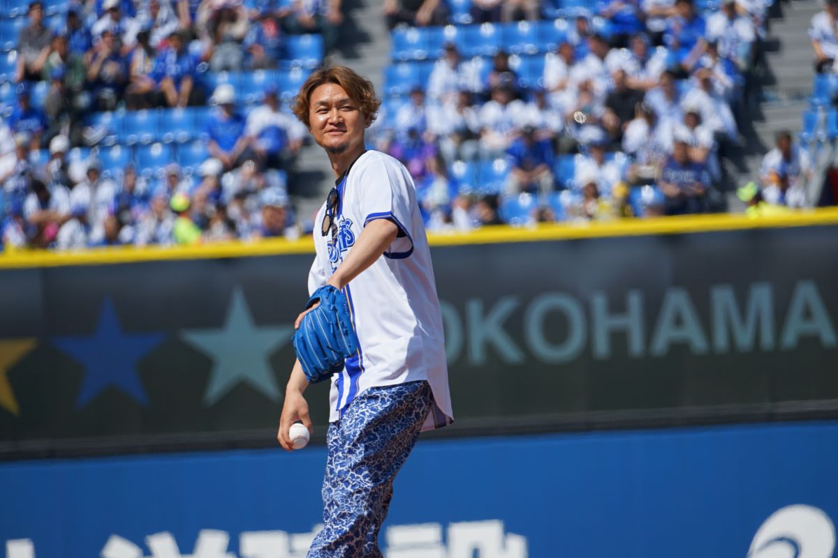 【写真20枚】「弟子の牧を」と指名した大和の投球は無情のワンバウンド　「100点中9点でした……」と本人も苦笑いのファーストピッチの様子を見る