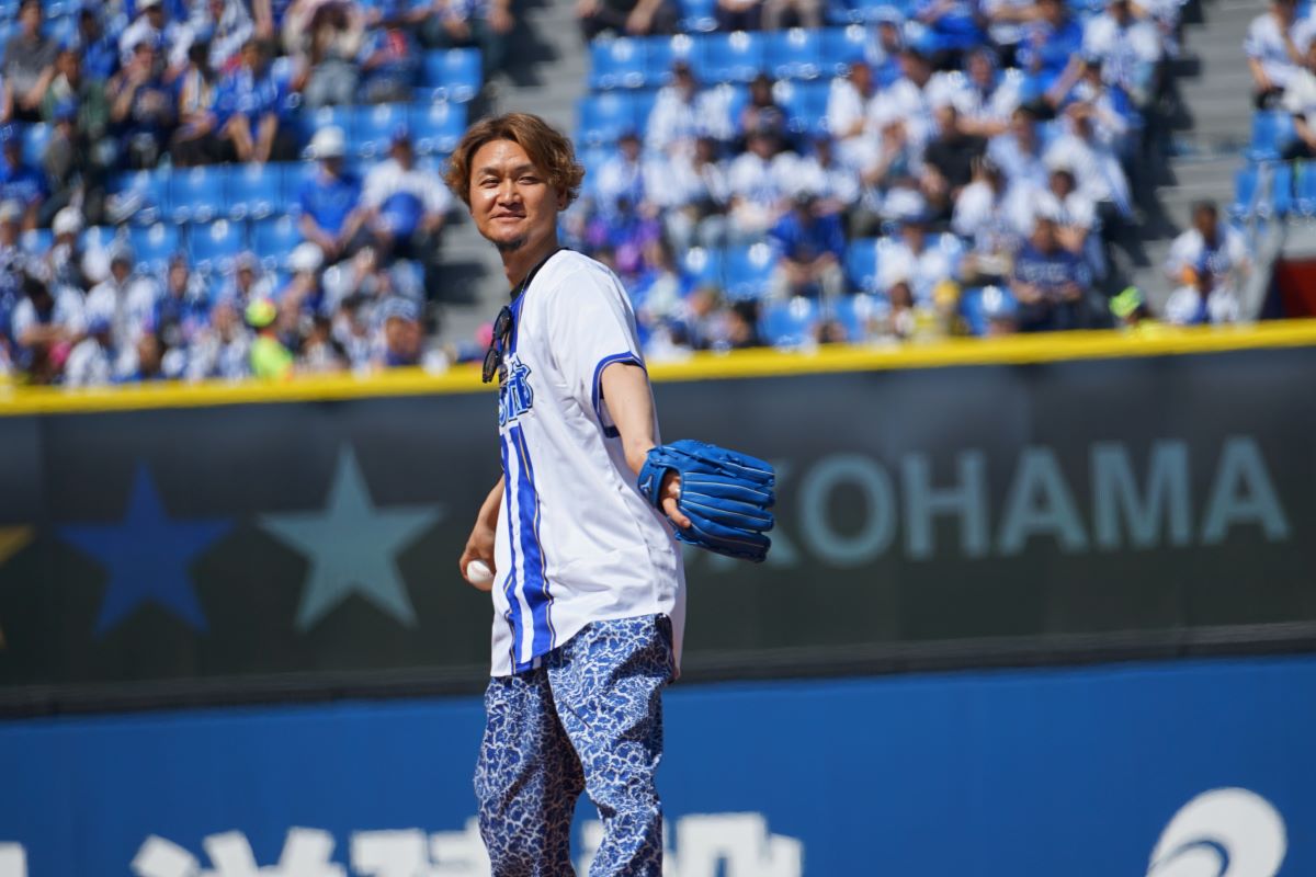 【写真20枚】「弟子の牧を」と指名した大和の投球は無情のワンバウンド　「100点中9点でした……」と本人も苦笑いのファーストピッチの様子を見る