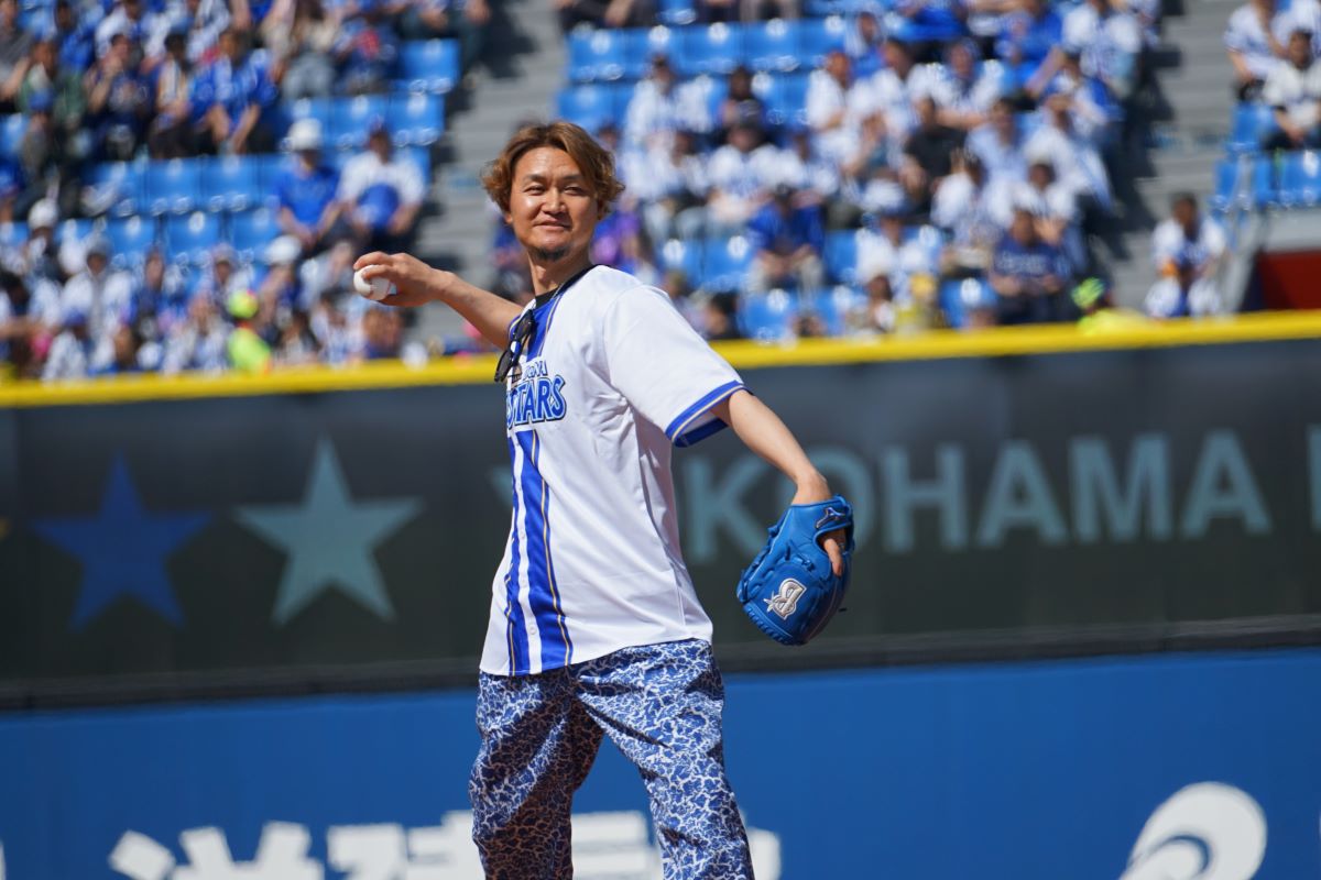 【写真20枚】「弟子の牧を」と指名した大和の投球は無情のワンバウンド　「100点中9点でした……」と本人も苦笑いのファーストピッチの様子を見る