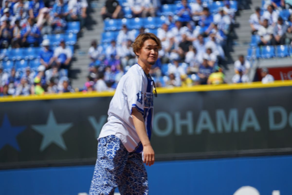 【写真20枚】「弟子の牧を」と指名した大和の投球は無情のワンバウンド　「100点中9点でした……」と本人も苦笑いのファーストピッチの様子を見る