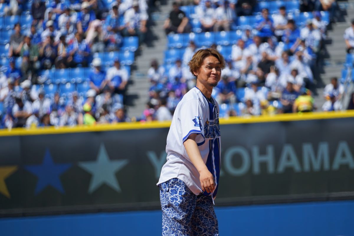 【写真20枚】「弟子の牧を」と指名した大和の投球は無情のワンバウンド　「100点中9点でした……」と本人も苦笑いのファーストピッチの様子を見る