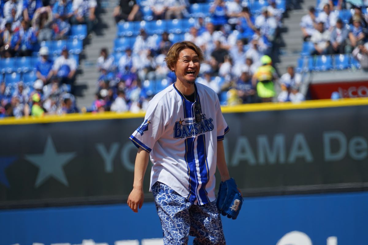 【写真20枚】「弟子の牧を」と指名した大和の投球は無情のワンバウンド　「100点中9点でした……」と本人も苦笑いのファーストピッチの様子を見る