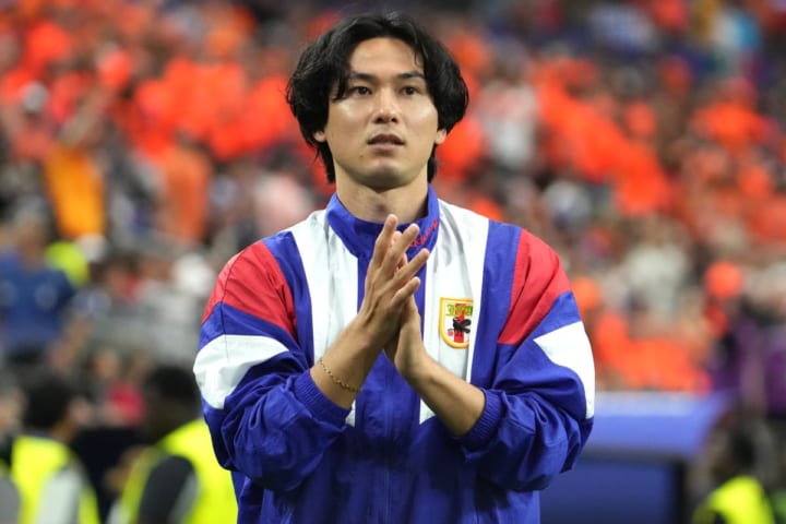 【現地発】吉田麻也や南野拓実が「みんなの汚れたスパイクを磨き、ユニホームを集め…」　ベテラン2人の“あり得ない”献身　結束高まる森保ジャパンは久保不在をどう乗り越えるか【W杯】
