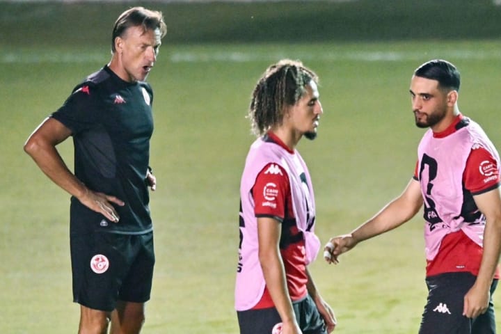 激動のチュニジアを日本は侮れない　電撃招聘の新監督が正GKも変える“抜本改革”を画策「サムライに対抗するために強い意志が必要」【W杯】