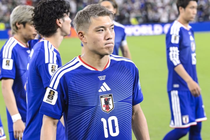 【現地発】「W杯はエゴを出す大会じゃない。したいやつは終わってからしてくれ」エゴを捨てた10番・堂安律の“献身”　「ああいう選手には絶対こぼれてくる」と長友が断言したゴールの予感【W杯】