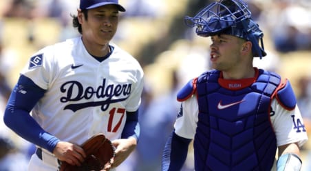 「真のプロだ」“食い違い”の25歳捕手を真っ先に祝福…大谷翔平の行動に米注目「わだかまりはない」