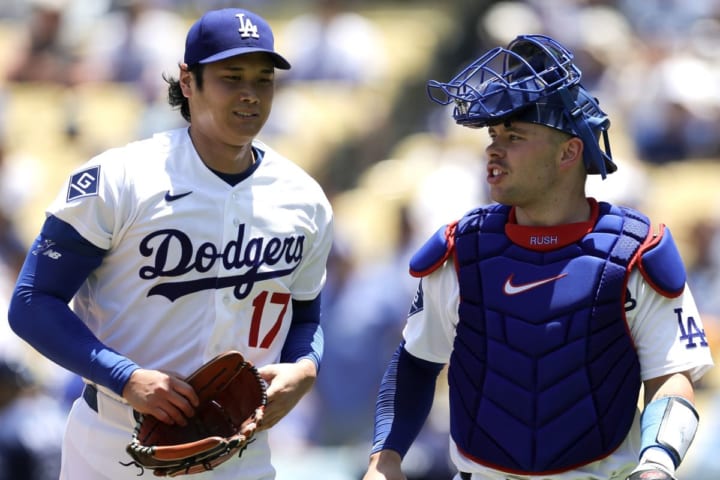 「真のプロだ」“食い違い”の25歳捕手を真っ先に祝福…大谷翔平の行動に米注目「わだかまりはない」