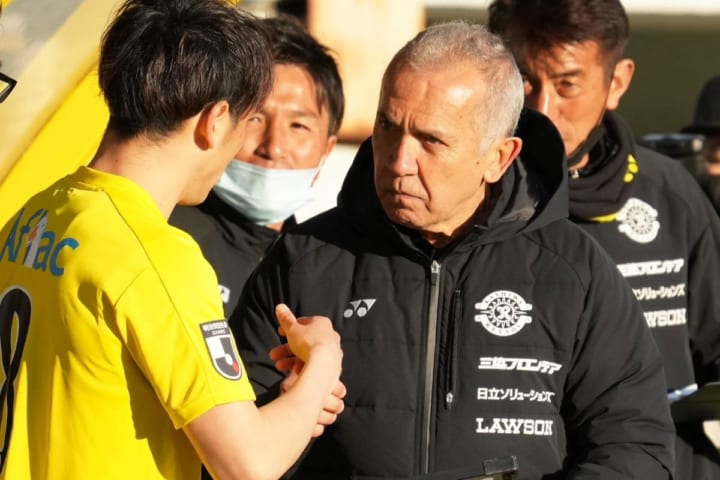 「日本は楽勝？　全くそうではない」重鎮ネルシーニョら“Jを知るブラジル人”が鳴らす警鐘　母国で響く楽観論に反発「気持ち良くさせてはいけない」【W杯】