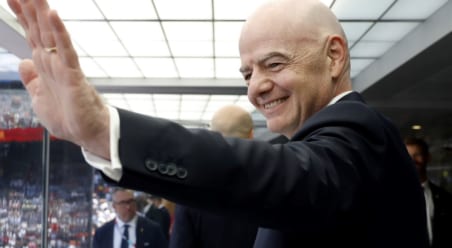 “W杯売却計画”が実現なら年俸99億円にアップ！　FIFAインファンティーノ会長が狙った衝撃待遇を英紙が追及「途方もない金額を手にする野望があった」