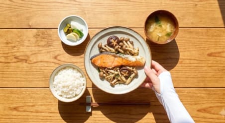 徹底した紫外線対策が骨の健康に影響？日焼け止めとビタミンD不足の関係とは