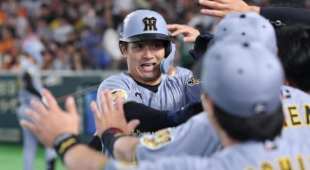 「8月だけで4本はほんまに凄いわ」敵地で“G倒”3タテ！逆転2ラン「夏男すぎる」…23年ドラ1右腕にプロ初勝利をもたらす貴重な一発