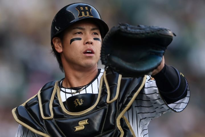 「横田の全力疾走、諦めない心は胸の中にある」梅野隆太郎が漏らした“野球が大好きだった友”への消えぬ想い　心が折れかけた苦境で支えとなった「言葉」【阪神】