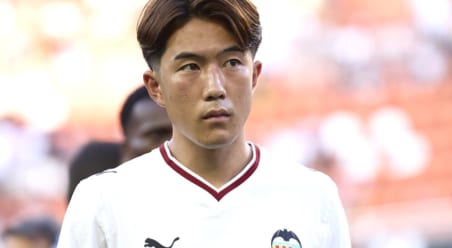「バレンシアファンに最大の好材料」佐藤龍之介の2得点目は開幕スタメンへの決定打か　現地メディアが高評価「捕まえるのが難しいアタッカーだ」