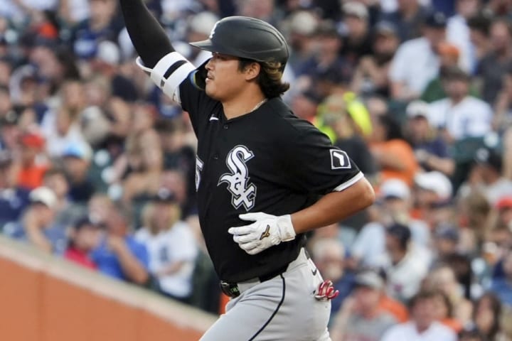 相手の失投を「パンッ」と粉砕して圧巻27号　村上宗隆の驚異的な本塁打量産に米記者も熱狂「ムラカミには本当にワクワクさせられる」