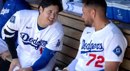 大谷翔平が投稿した“歓喜の1枚”に同僚ロハスが反応「GOATに水浴びを」シャンパンファイトの舞台裏公開