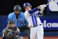 「もう一人の自分との勝負」ドラ3ルーキーが魅せる日本で稀有な大型遊撃手の“片鱗”　元首位打者コーチたちが「本当に衝撃」と認める力【DeNA】