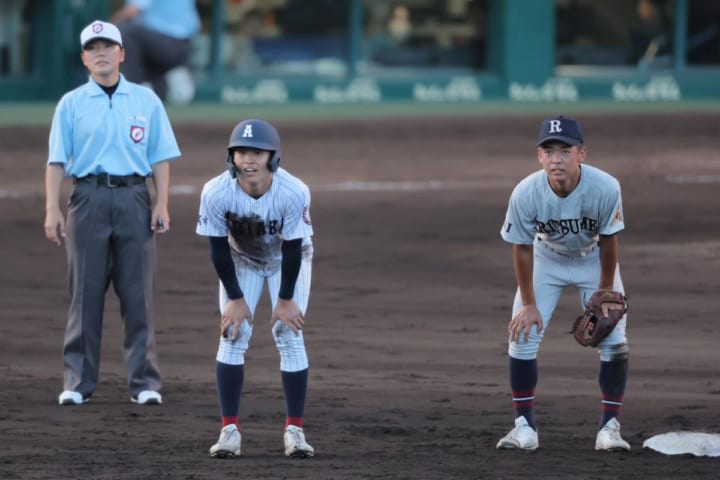 甲子園大会「ビデオ検証」を検証する　「審判を守る良策」と現場の評価は良好　一方でレジェンドから反対意見が出た背景とは？
