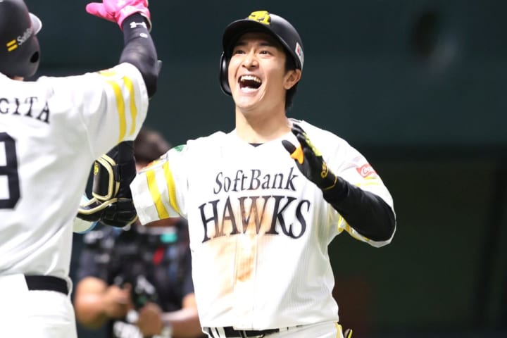 「待ってましたよ」昨年のタイトルホルダーが待望の今季初アーチ　試合を決める逆方向への一発にファン大興奮「おかえりなさい」「9月の男になってくれ」
