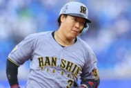 「やっぱり、見本になる」大勝した試合で見せた阪神31歳内野手の“ふるまい”を球界OBも絶賛「兄貴みたいな存在で」「だから森下も大山見習って…」