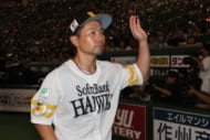 「めちゃくちゃ可愛い」ホークスレジェンドの引退試合を内野席で見届けた29歳美人女優に反響止まず「素敵な体験、羨ましいです」