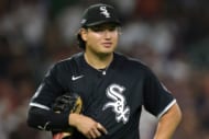 ベンチでガムを噛んでいると…村上宗隆の“珍場面”にMLB公式が注目「漫画でしか見たことない」「そんな瞬間撮らんといて」