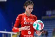 「期待を裏切らない最高の出来栄え」デビュー戦で輝いた24歳バレー女子に海外から“称賛の嵐”「これを待ってたよ」「めちゃくちゃパワフルだったな」