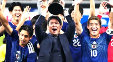 なぜ森保ジャパンは4バックへ“回帰”したのか　「W杯32強敗退の教訓」と期待したい来月の「ブラジル再戦」でのテスト
