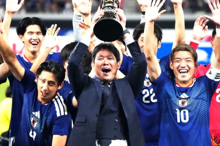 なぜ森保ジャパンは4バックへ“回帰”したのか　「W杯32強敗退の教訓」と期待したい来月の「ブラジル再戦」でのテスト
