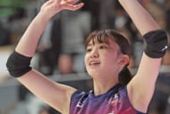 「いつ見ても可愛い」人気バレーボール女子の“くつろぎオフショット”にネット注目　「ナイスショットばっかり」「お酒もだいぶいけるのでは？」