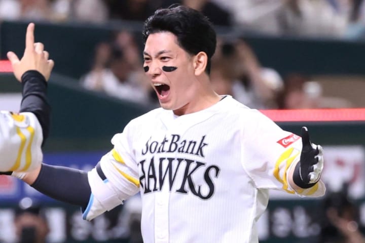 「これもうNPB現役最強野手だろ」鷹の40発男が衝撃のサヨナラ満塁弾　球場騒然の劇的結末「二冠王の意地を見せてくれた」「鳥肌が凄すぎる」