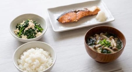 コレステロールとは？悪玉・善玉の違いと食事で気をつけたいポイント