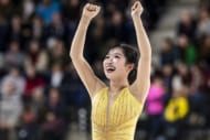 「ガッツポーズからの涙もらい泣きした」18歳・中井亜美、満面の笑顔から感極まる…GP仏大会2連覇で感動の声続々
