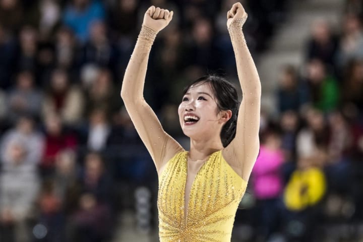 「ガッツポーズからの涙もらい泣きした」18歳・中井亜美、満面の笑顔から感極まる…GP仏大会2連覇で感動の声続々