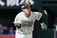 「無理に逃げず、勝負に行っても良かったかもしれない」なぜDeNAは日本シリーズでSBに4連敗スイープを食らったのか　申告敬遠の場面に近鉄OB佐野慈紀氏の考察「それ以上に山本が見事なバッティングを見せた」