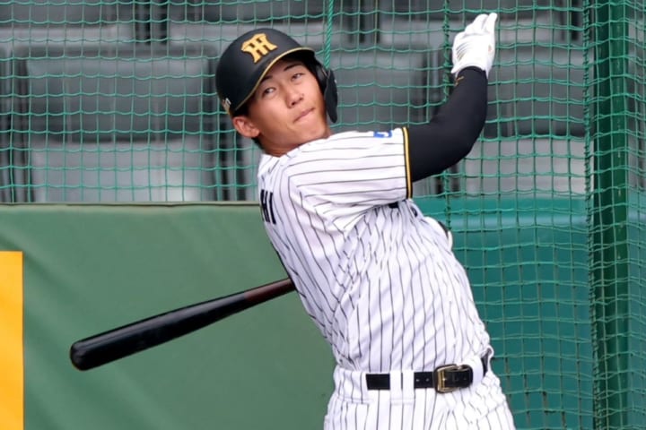 阪神は「佐藤の穴」をどう埋める？　囁かれるFA補強か、黄金ドラ1の覚醒を待つか　虎党に「別格」期待される今秋に打率4割超えの“生え抜きの大砲”の存在